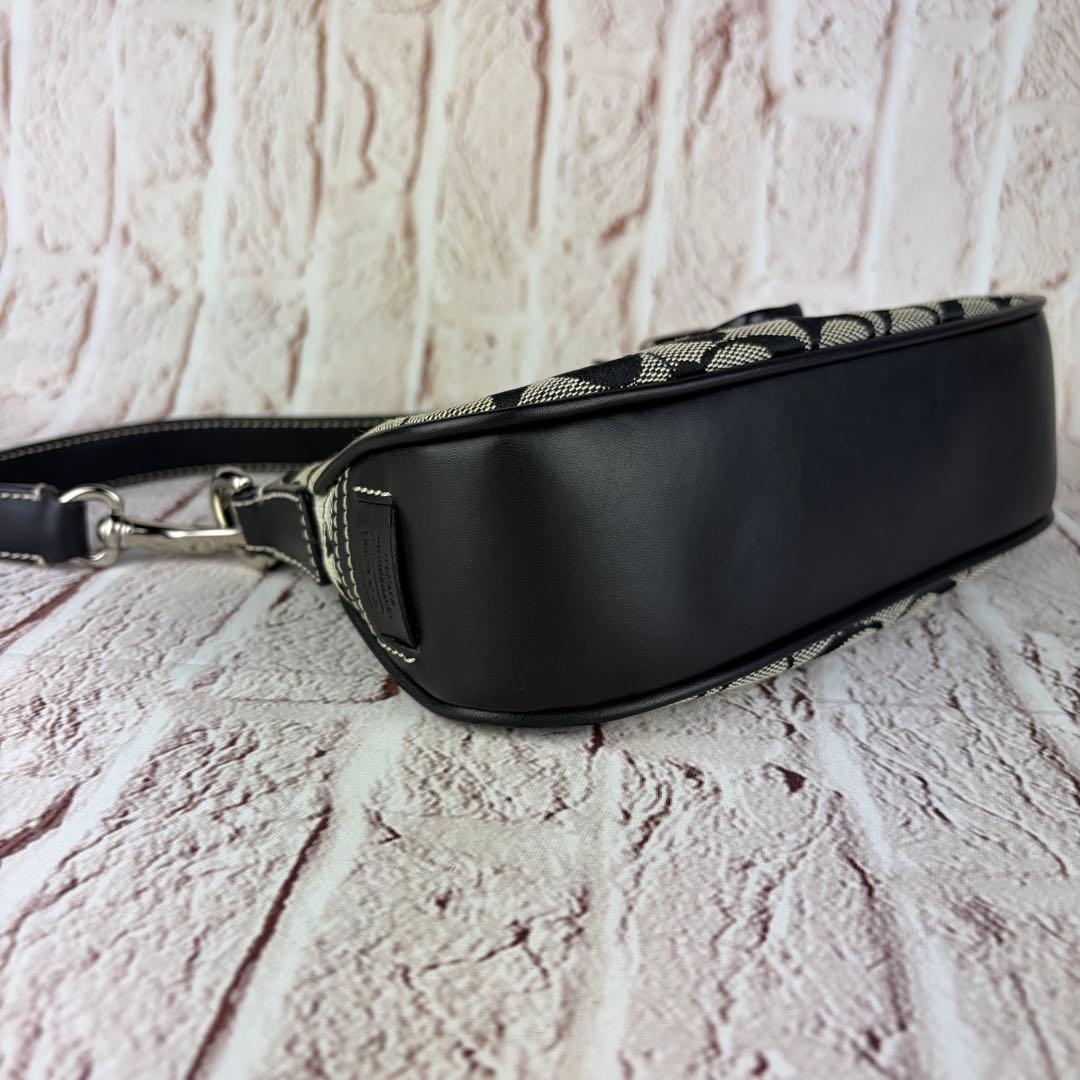 COACH シグネチャー　アクセサリーポーチ　ワンショルダー　6362 ソーホー