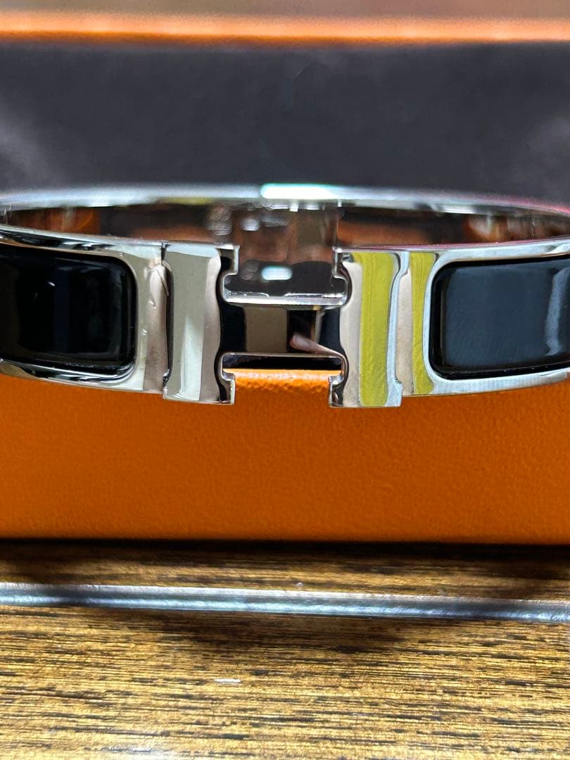 HERMES シルバー ブラック バングル