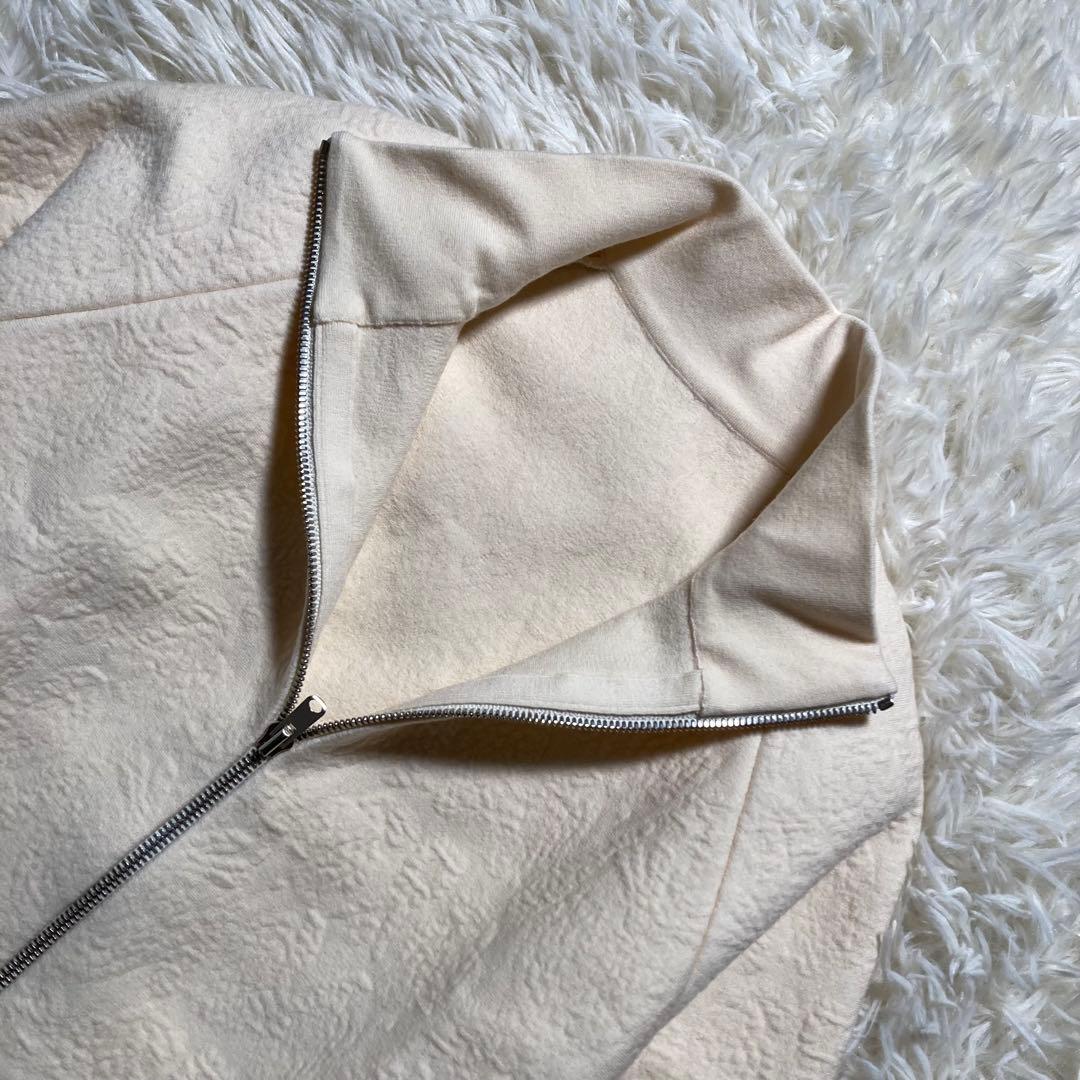 未使用級 アライア フラワーエンボス ジップアップ クロップド ジャケット