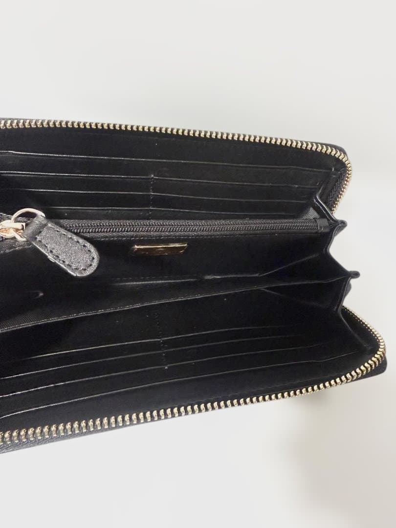 ヴィヴィアンウエストウッドvivienne westwood　オーブ型押ブラック