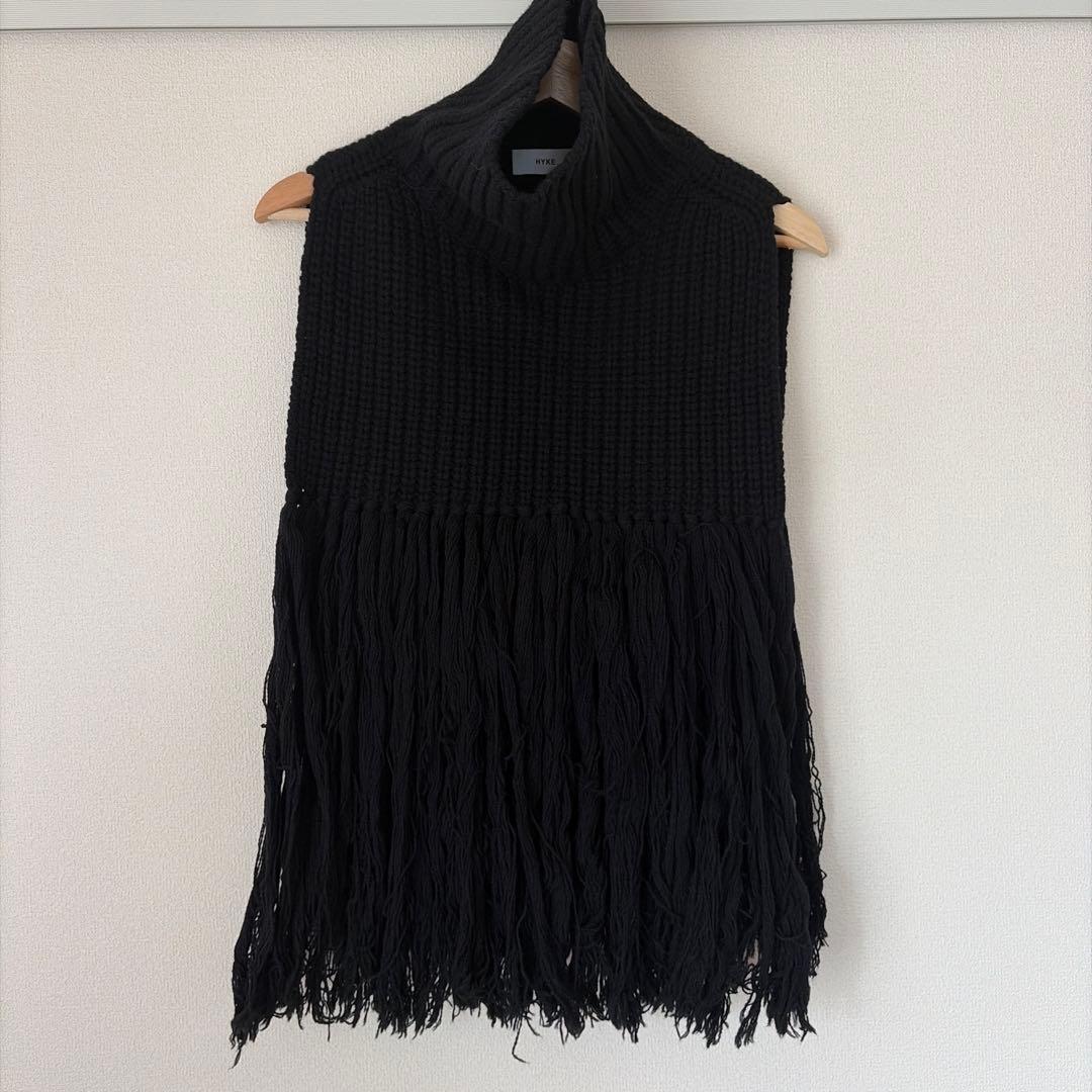 【11/29〜12/1値下】HYKE＊リブタートルネック　フリンジケープ