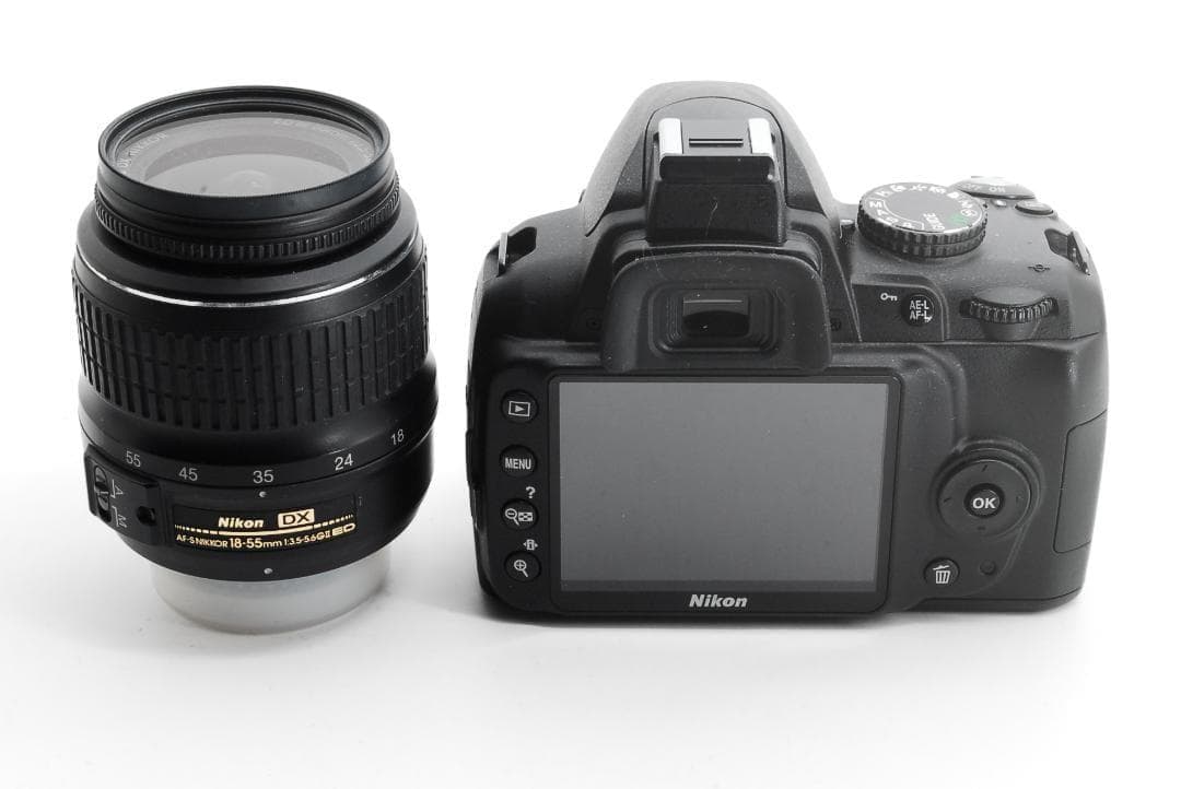 Nikon D3000 手ブレ補正VRレンズセット【初心者おすすめ】