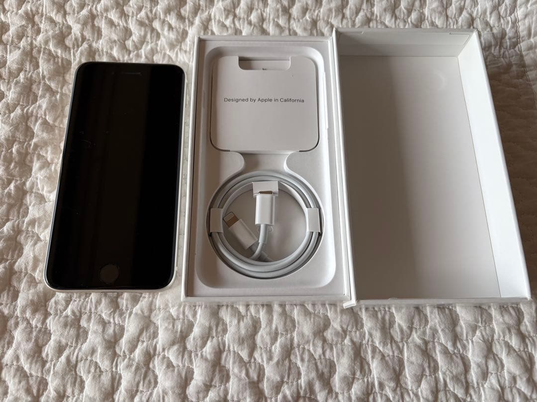 【中古】Apple iPhone SE (第3世代) 本体