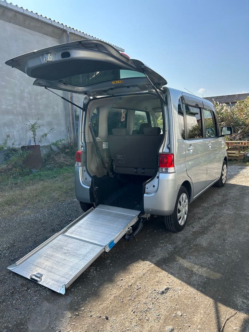 ひ*る様 スロープ付きシルバー車両