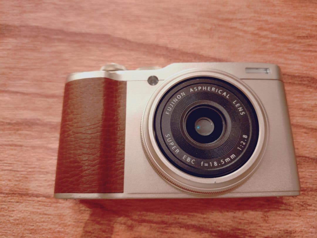 FUJIFILM XF10 ゴールド コンパクトデジタルカメラ