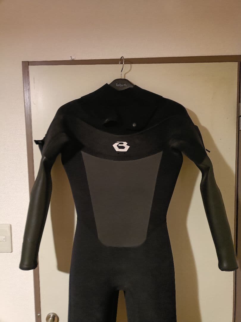 BEWET M・セミドライスーツ 黒