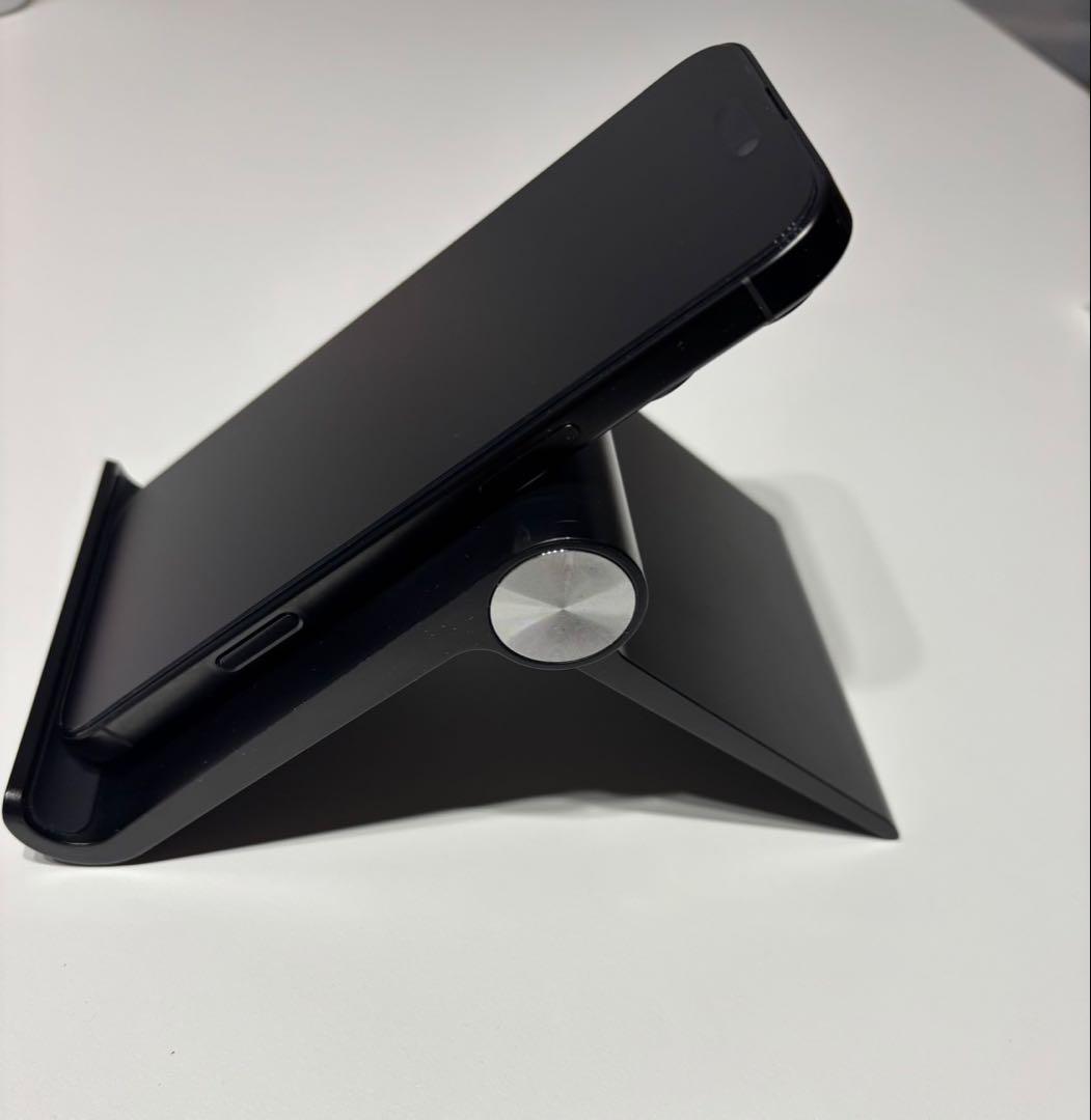 iPhone16 pro max 256GB ブラックチタニウム　ケース付き