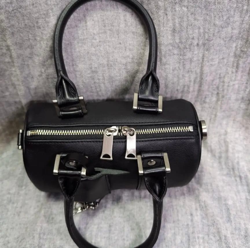 黒 レザー ハンドバッグ ドラムバッグ