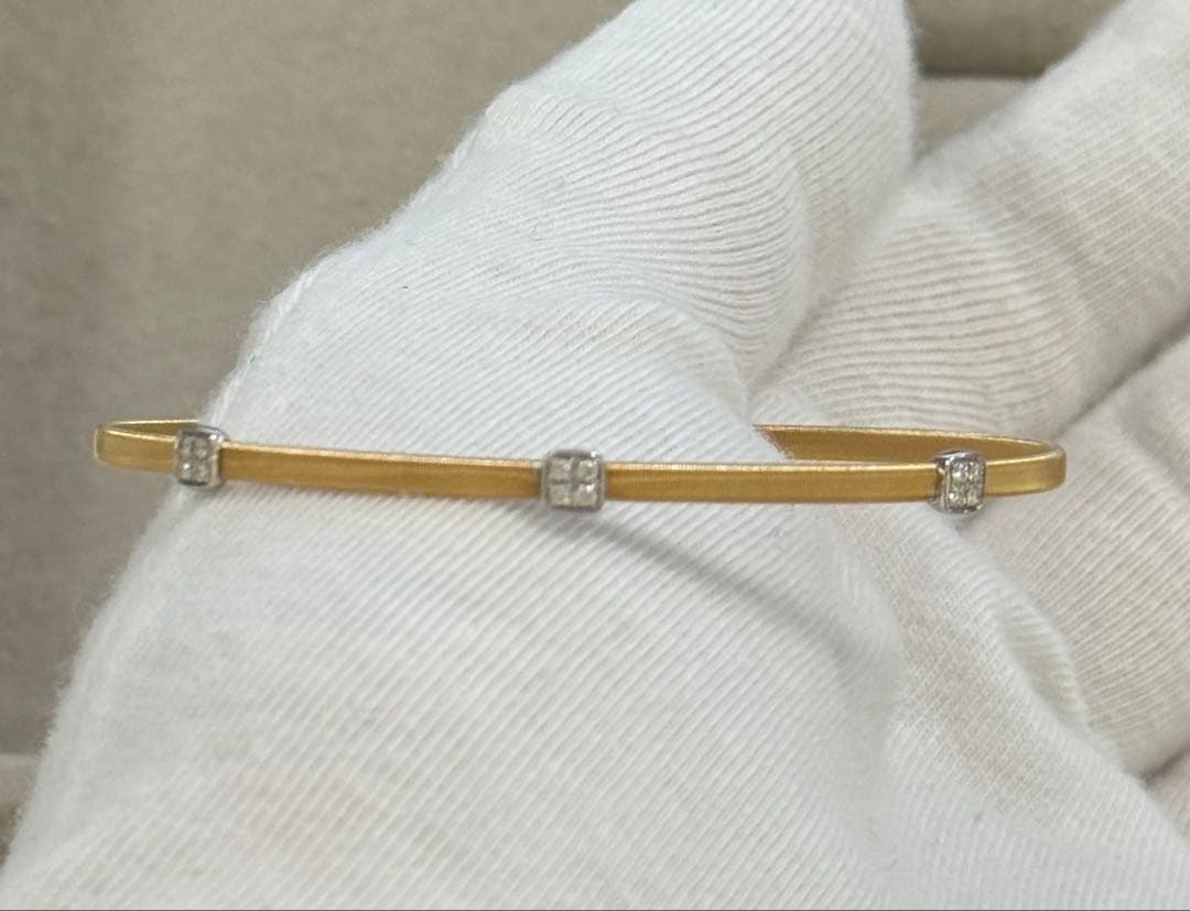 acoco　K18デザインバングル　ブレスレット　イエローゴールド　ダイヤ