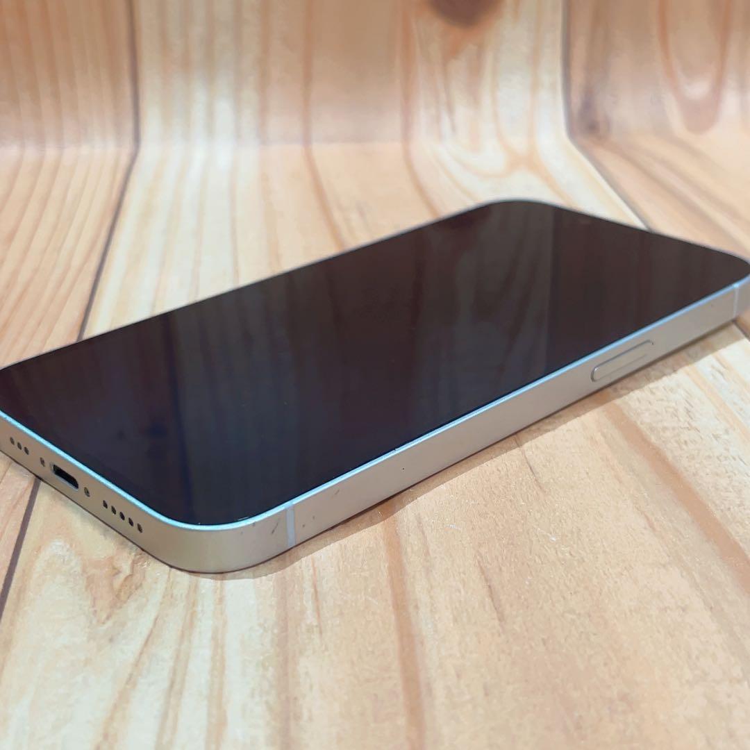 SIMフリー 本体 iPhone 13 128 GB ホワイト 600 電池新品