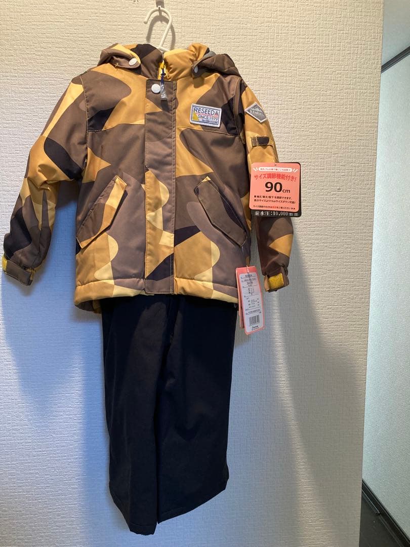 【新品・未使用】男の子　ウェア、スノーブーツセット　90㎝