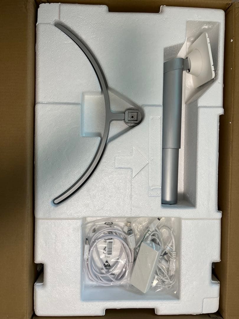 LG 32インチ4K モニター　32UN650-W