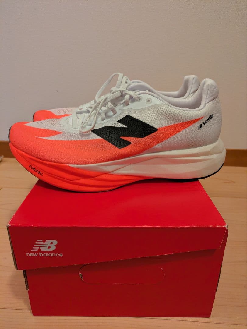 New Balance Fuelcell SC Elite 5 初期特典付き