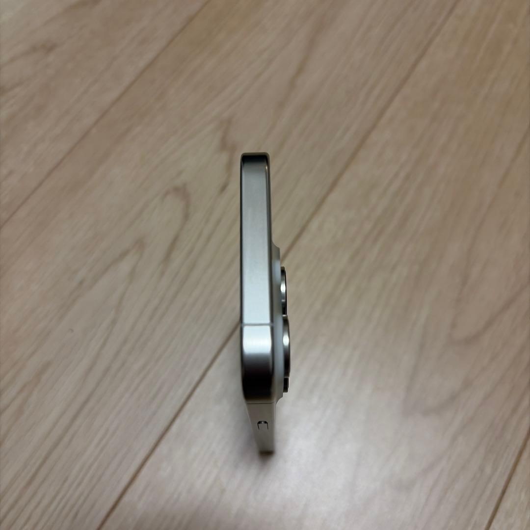 iPhone 15 Pro ホワイトチタニウム 256GB SIMフリー おまけ