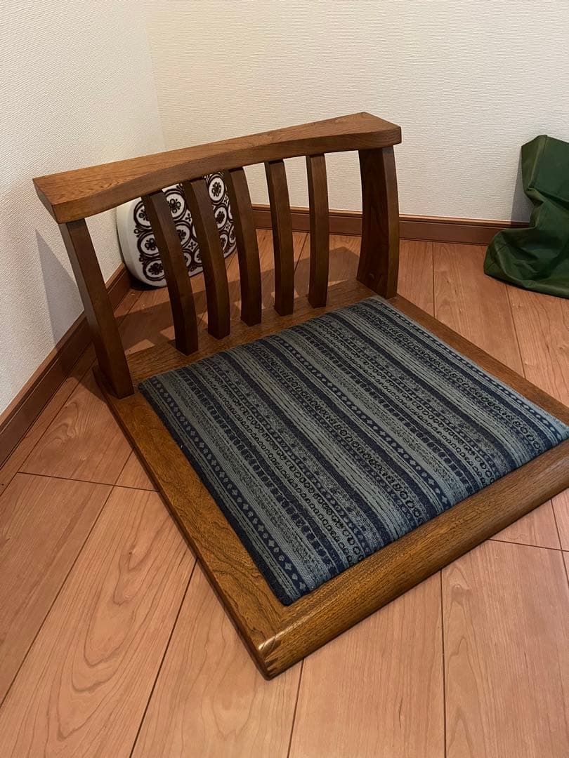 座椅子　重厚　和室　株式会社アサヒ　天然木　アンティーク