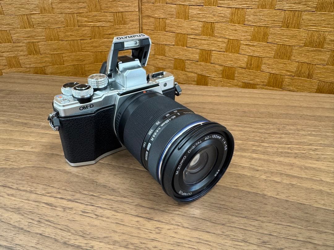 OLYMPUS OM-D ミラーレス一眼 レンズ2本セット E-M10II