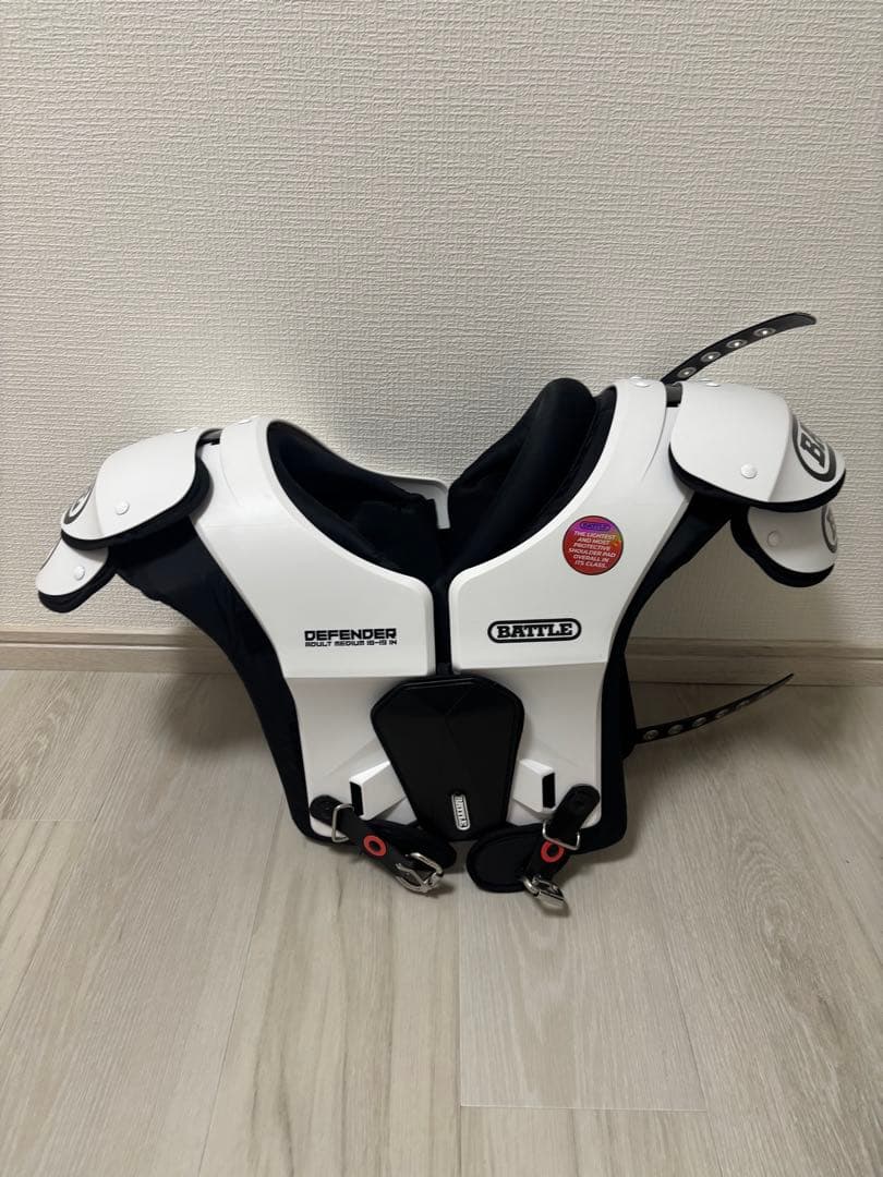 激レア　バトルショルダーパッドMサイズ　アメフト用　大人用　アダルトサイズ