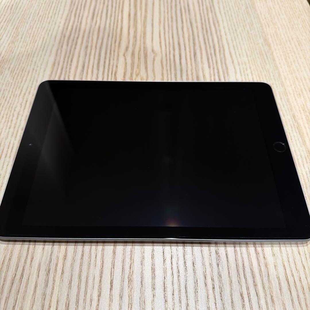 iPad 第6世代 本体 美品