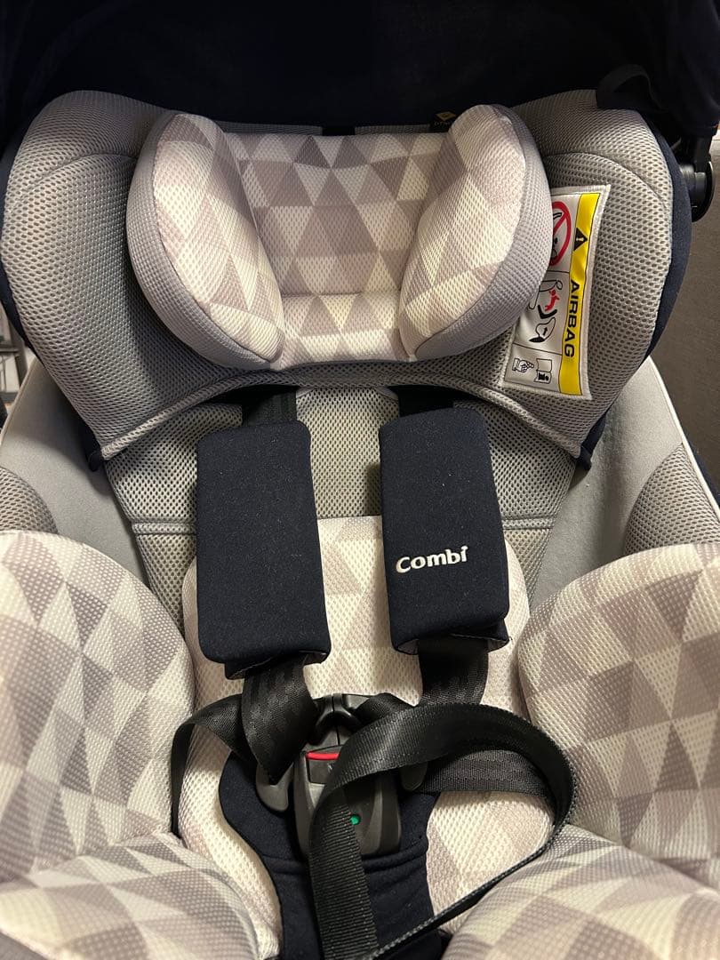 コンビ　チャイルドシート　クルムーヴ　スマート　ISOFIX 新生児