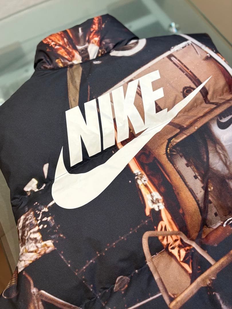 最終価格NIKE グラフィックプリント ダウンベスト Lサイズ
