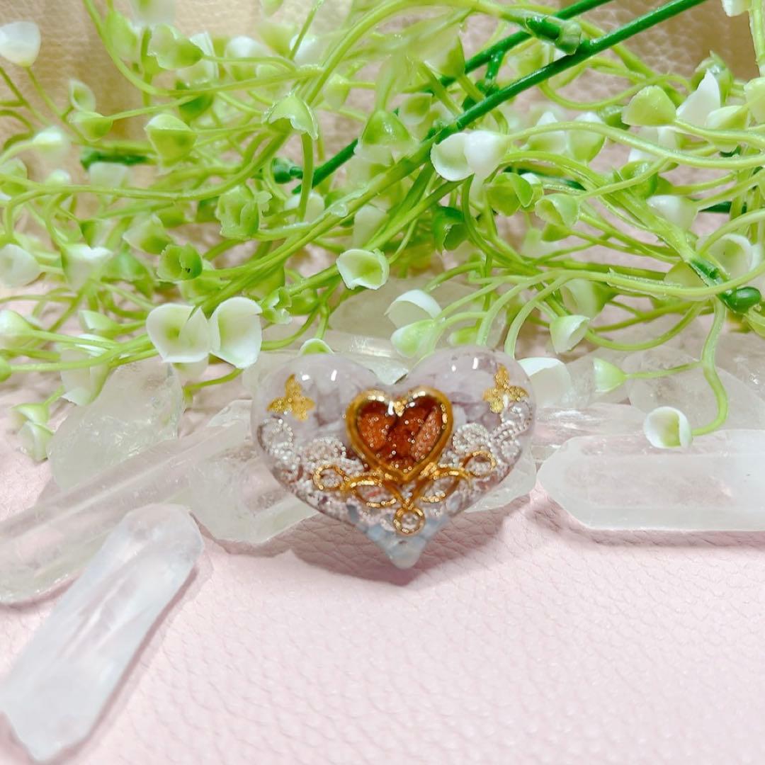 癒しのオルゴナイト❤️ミルキークンツァイト＋ラリマー＋ゴールドストーンのハート型♡