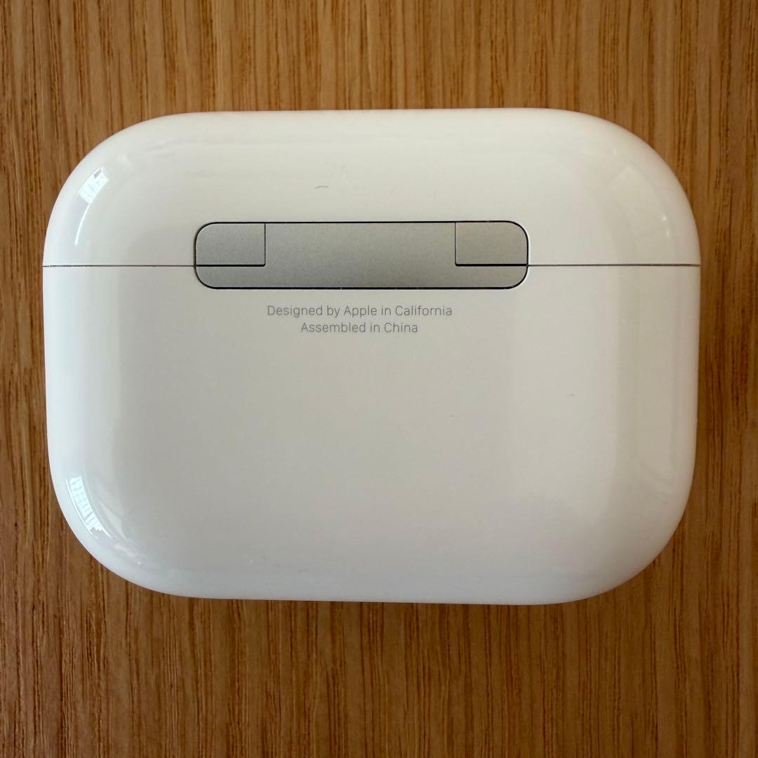 AirPods Pro 3 本体 (ESR保護ケース付)