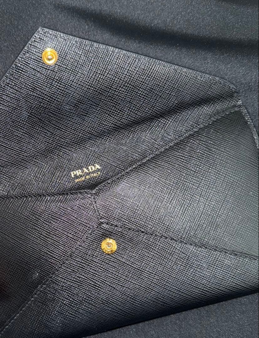 PRADA ブラックレザー 長財布
