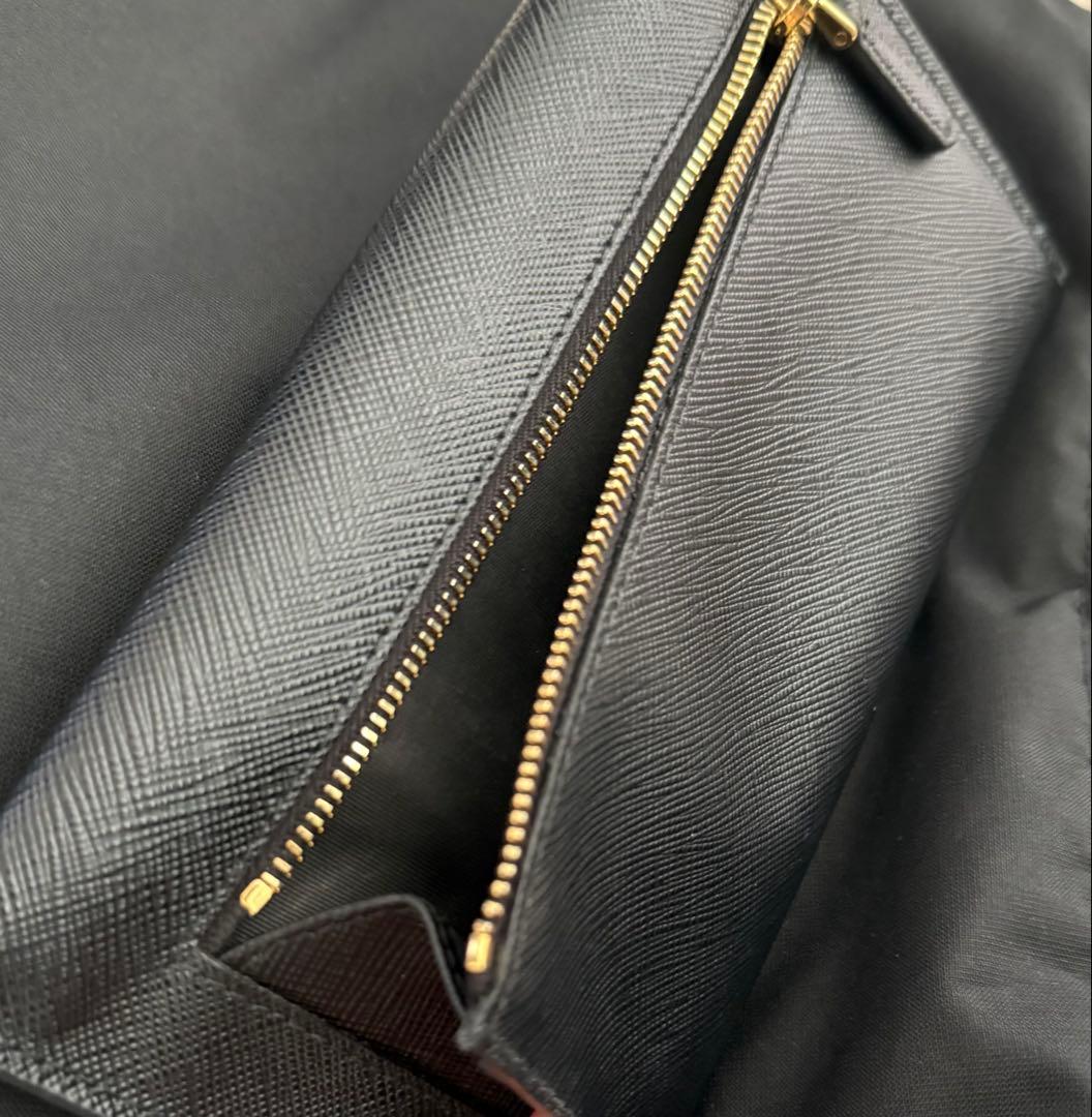 PRADA ブラックレザー 長財布