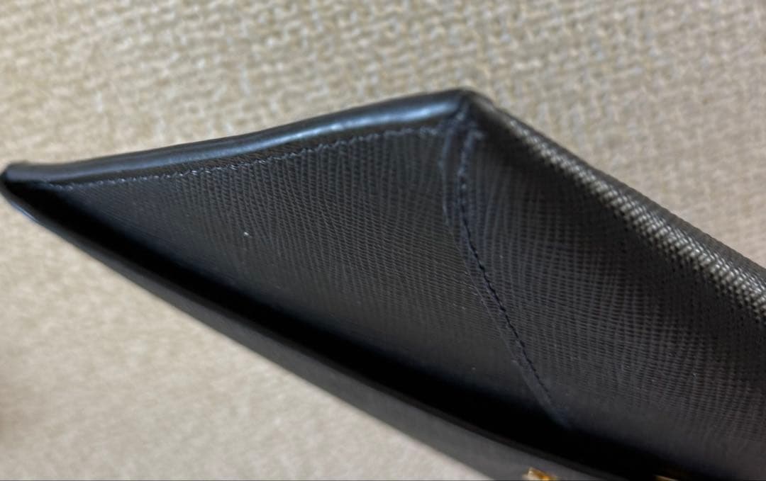 PRADA ブラックレザー 長財布
