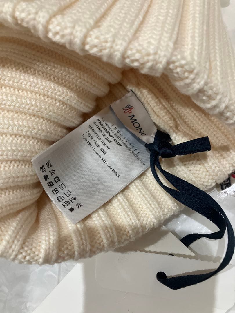 お値下げ中 新品未使用タグ付きMONCLER アイボリー ニット帽 モンクレール
