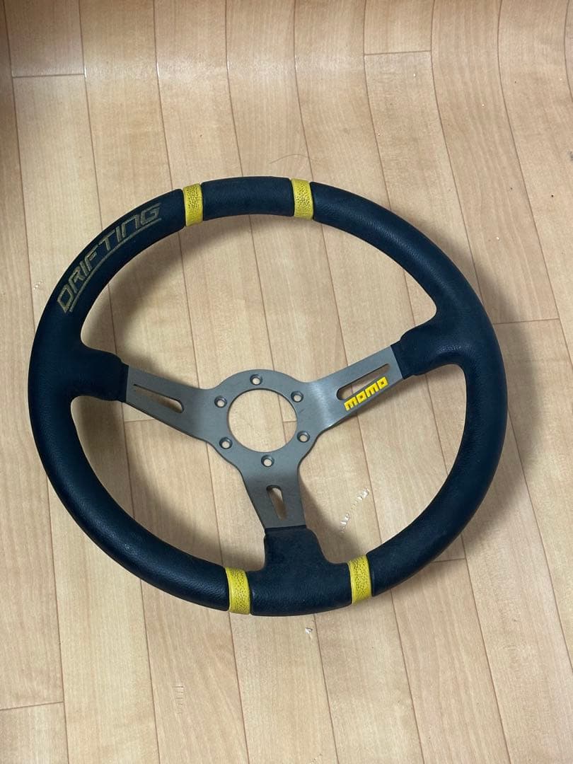 momoステアリング ドラフティング 正規品