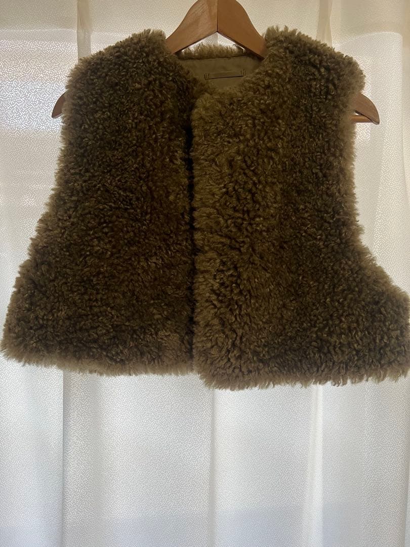 HYKE ファー素材　カーキ　ベスト