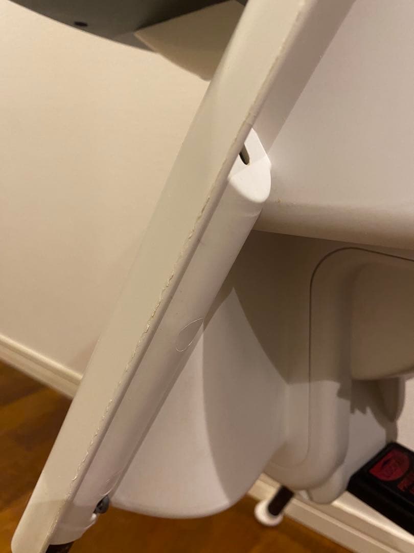 廃盤品　ベビービョルン ハイチェア　ホワイト　ハーネスあり