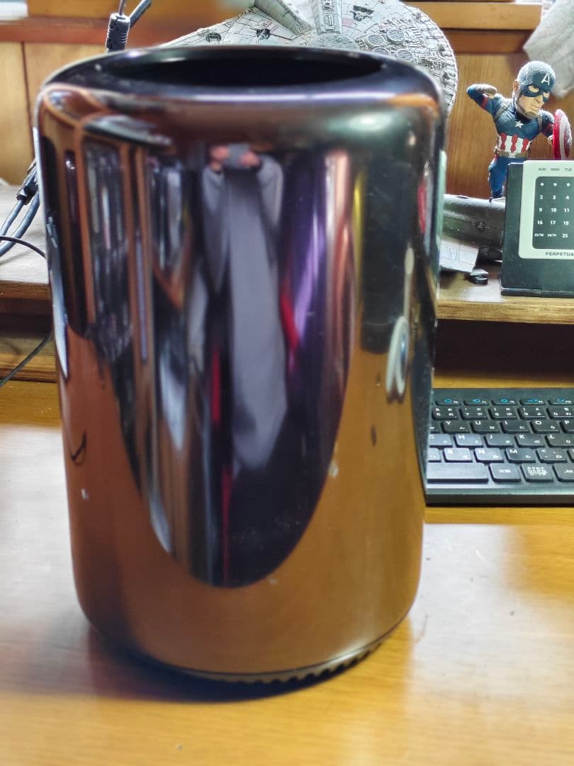 送料込みMac Pro 2013 10コア メモリ32GB 元箱有り