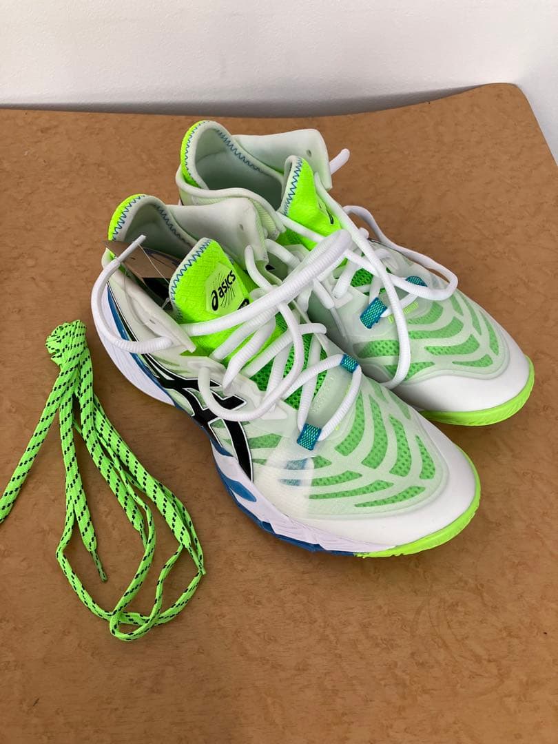 新品未使用Asics rise バレーボールシューズ　26センチ