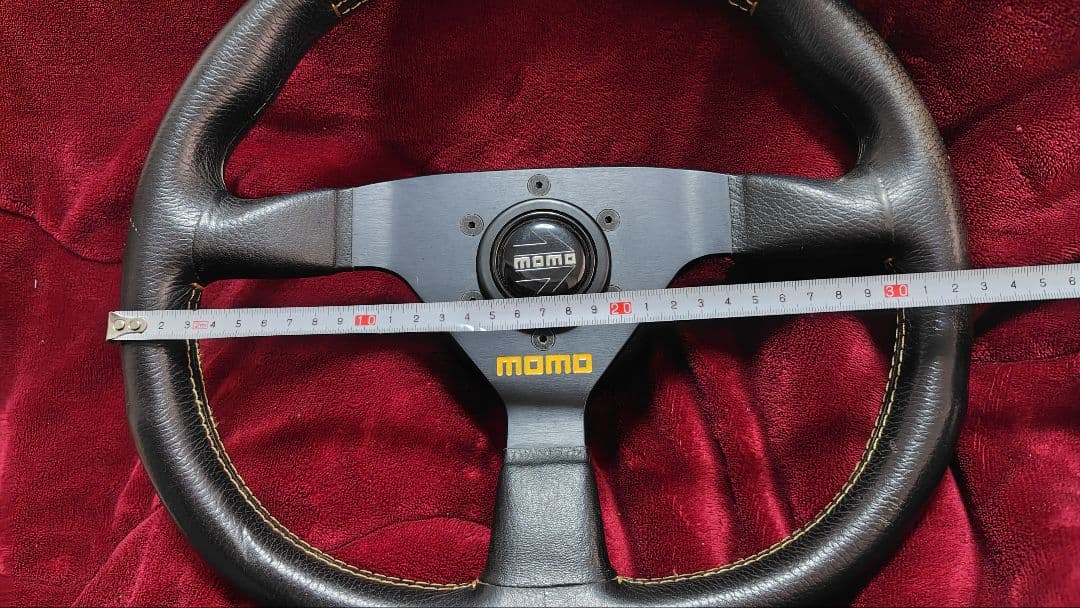momo ステアリング 直径32cm イタリア製
