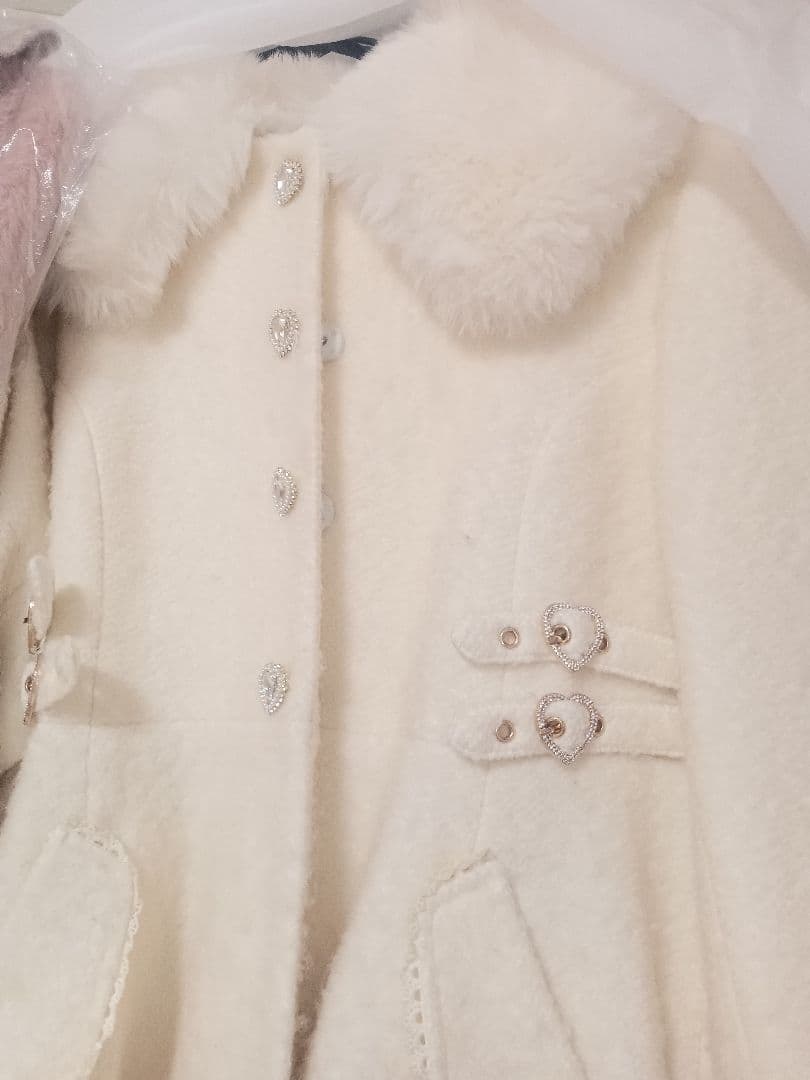 LIZ LISAのミニ丈コートです！