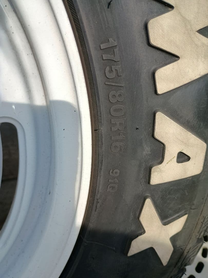 スズキ ジムニー GRIPMAX 175/80R16　スタッドレスタイヤ４本