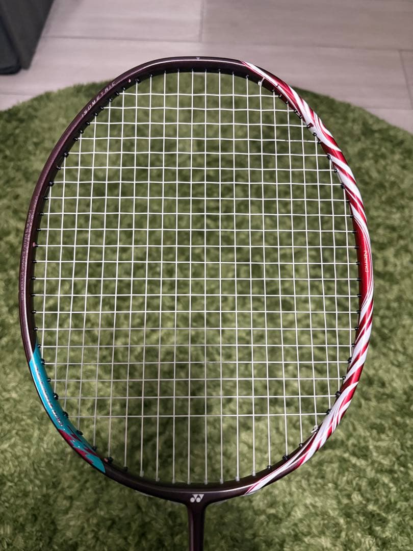 ヨネックスバドミントンラケットアストロクス100ZZ