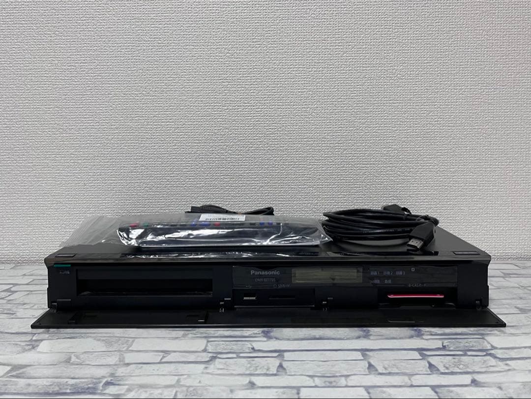 1TB 3番組録画　パナソニック　ブルーレイレコーダー　DMR-BZT725
