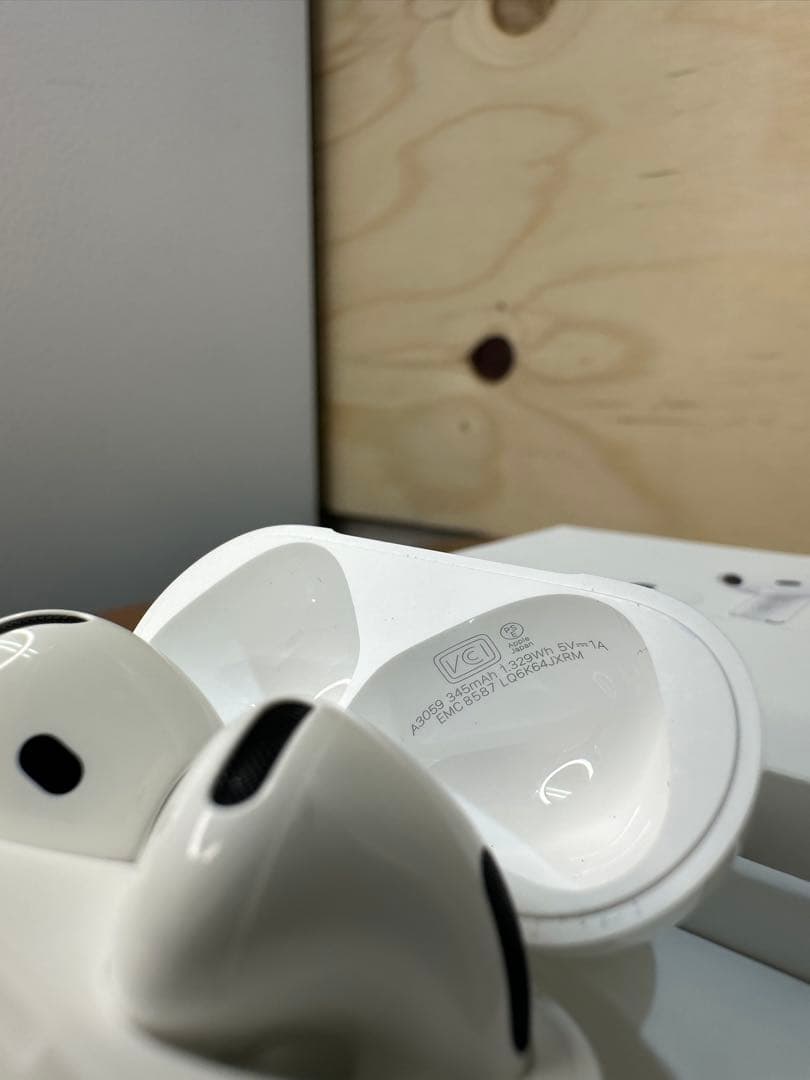 【美品】AirPods 4 ANC搭載 MXP93J/A 4JXRM