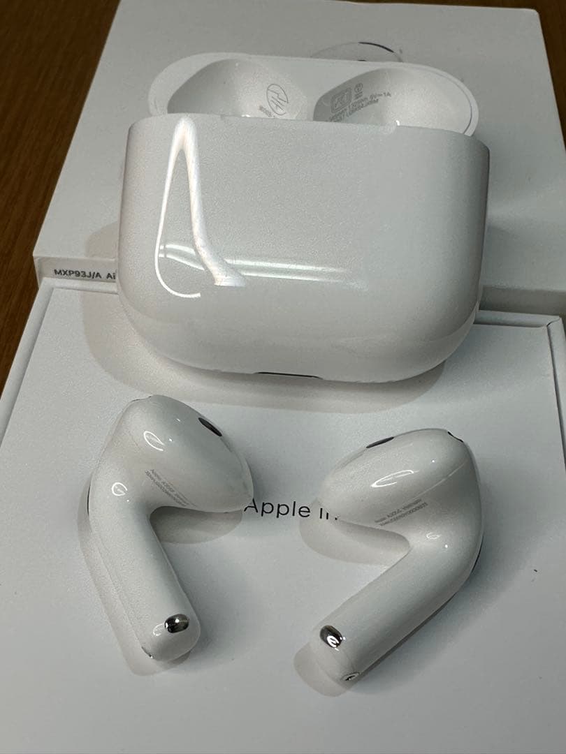【美品】AirPods 4 ANC搭載 MXP93J/A 4JXRM