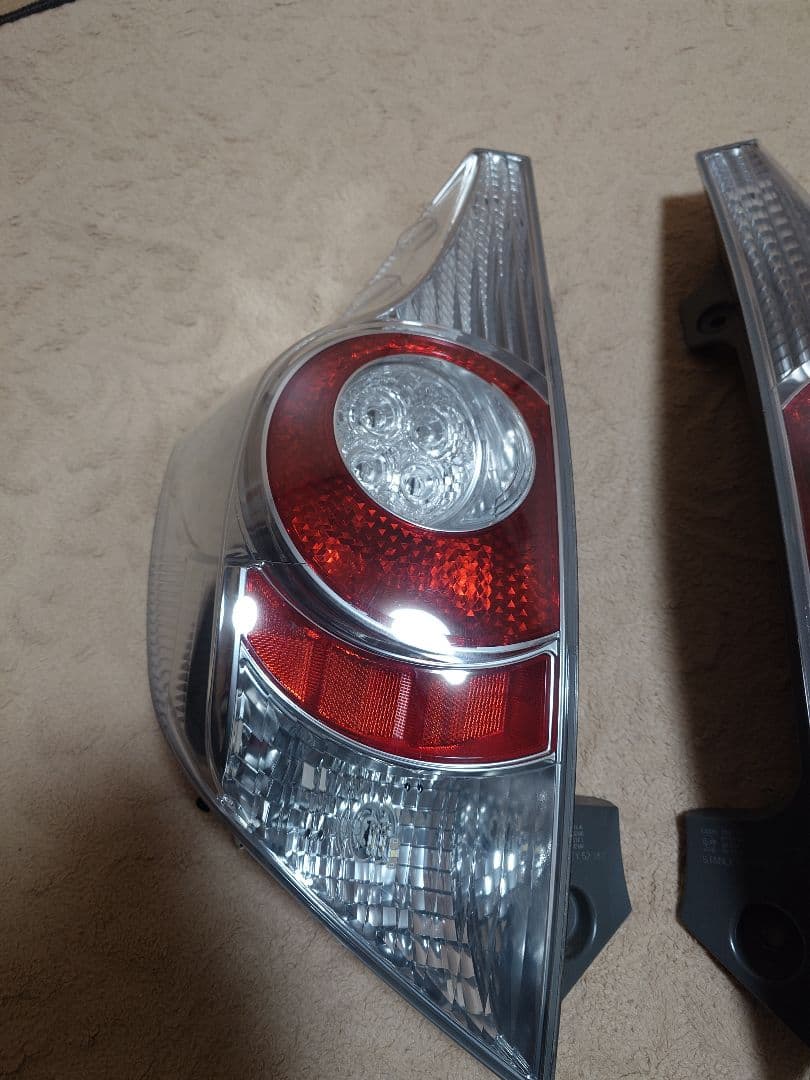 【いっちぃ】 アクア テールランプ【左側】
