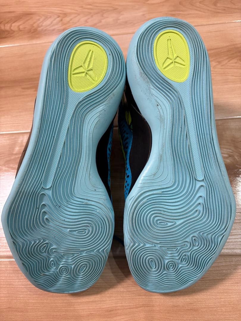 コービー9 エリートLOWプロトロ　Neo Turquoise and Volt