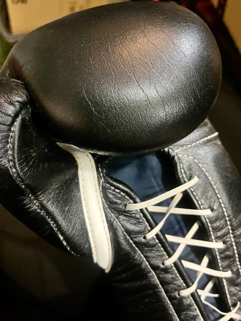 Winning 8 oz ボクシンググローブ