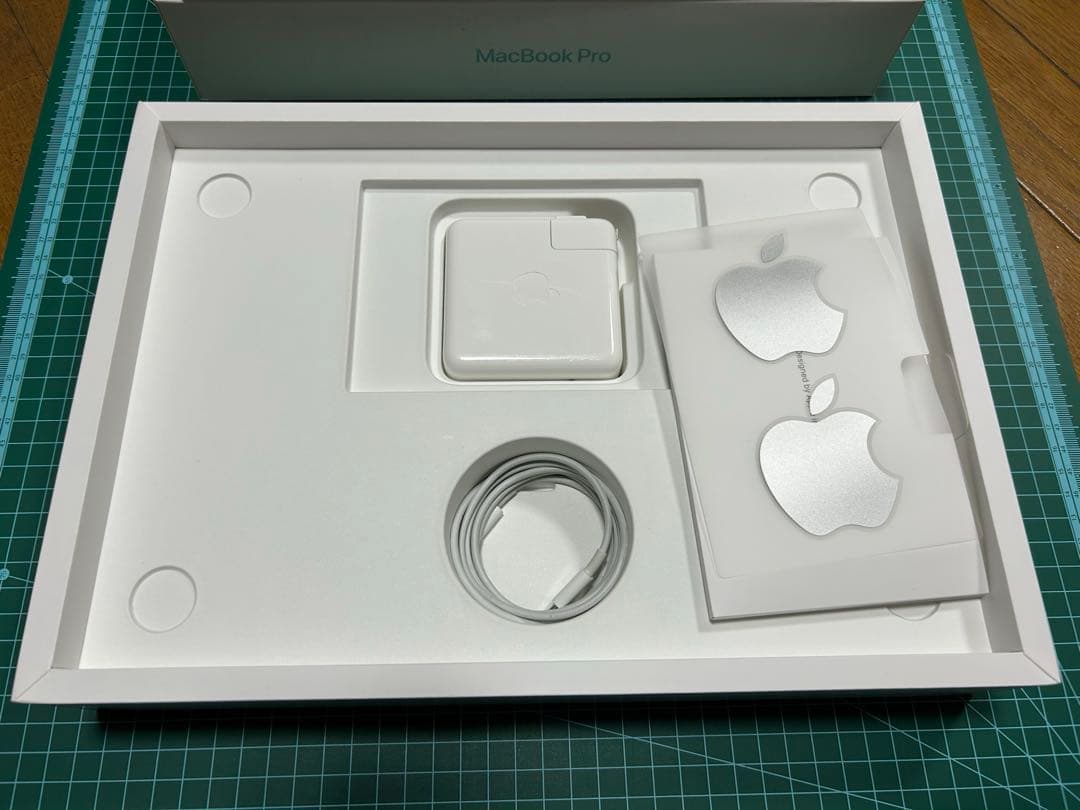 MacBook Pro 13インチ 2020 Core i5 8GB 256GB