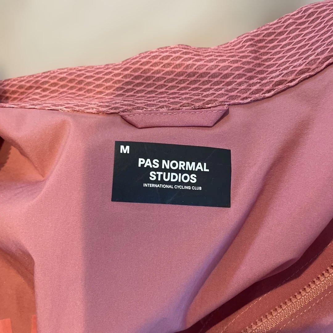 PAS NORMAL STUDIOS ウィンドジャケット M サイズ ピンク