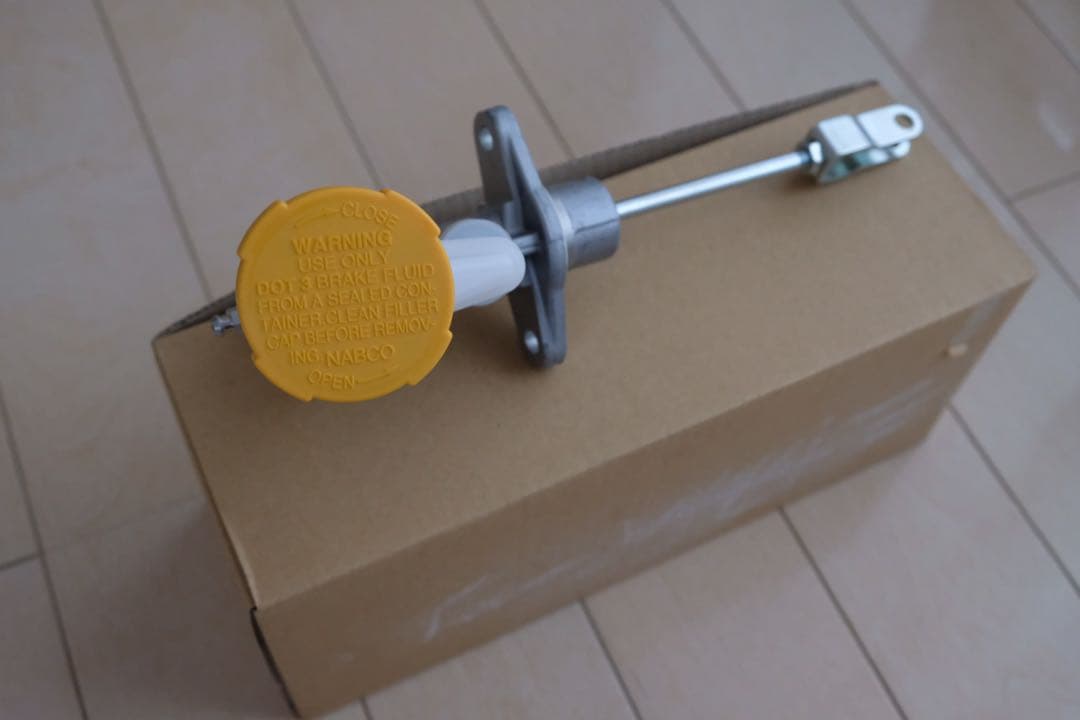 スバル純正　クラッチ　マスターシリンダー37230AE022