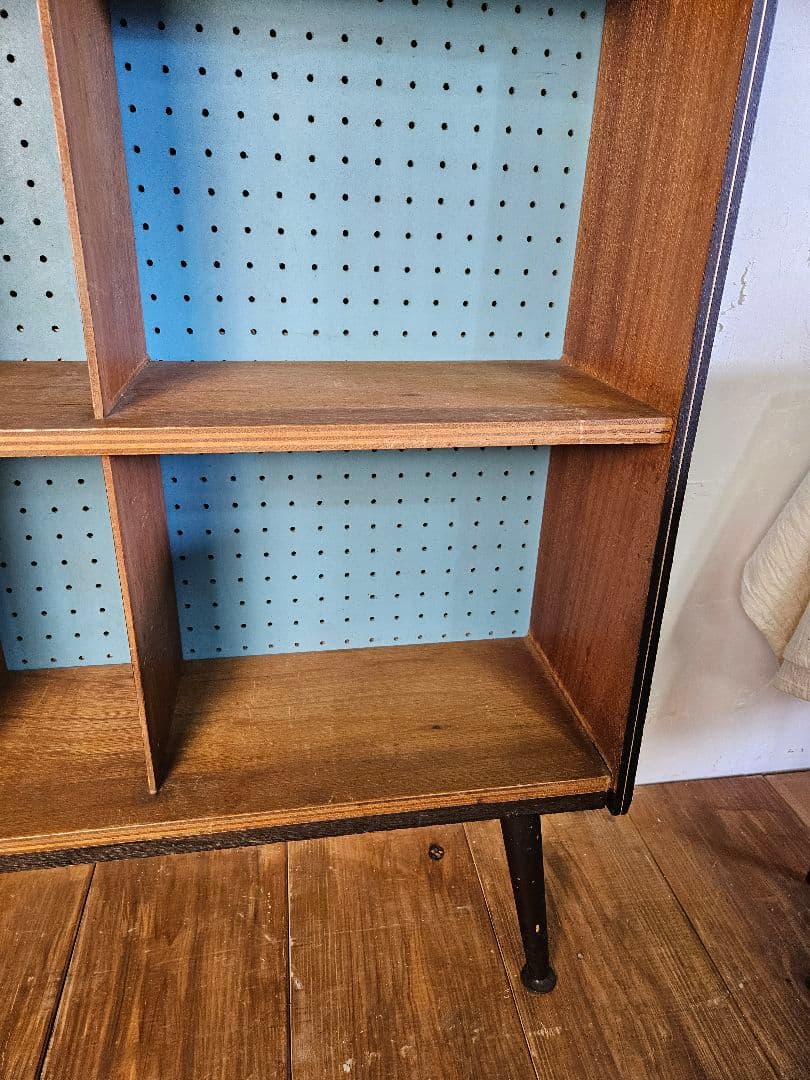 ジャパンヴィンテージ 昭和の古い飾り棚 ブックシェルフ 本棚 ラック 脚付き