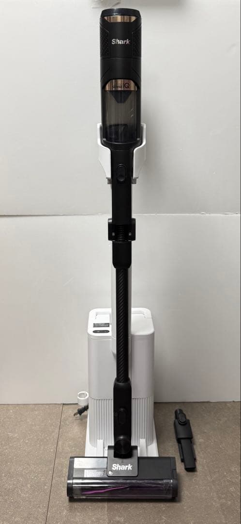 Shark◇CleanSense iQ+ IW3241J メタルブラック